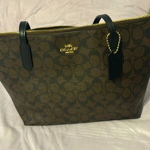 Coach bag never used